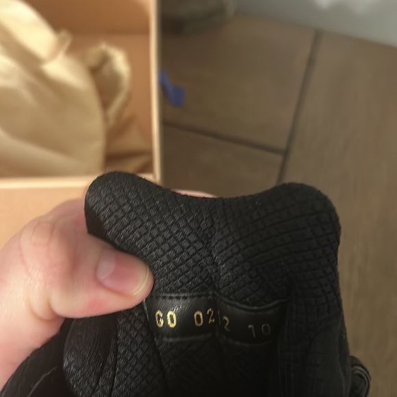 Men’s size 10 never worn, athletic Louis Vuitton shoe - Picture 3 of 3